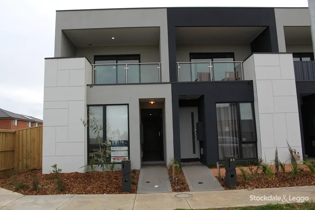 2 BEDROOM MODERN TOWNHOUSE FOR RENT IN TRUGANINA !!