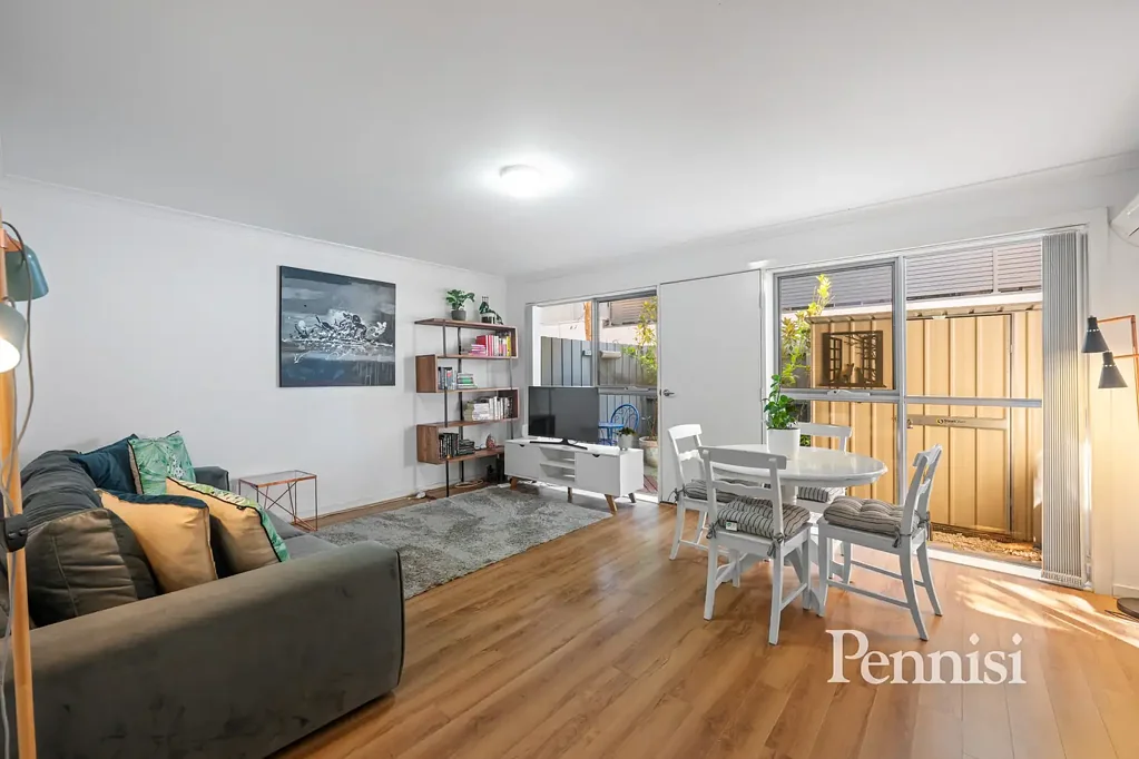 2/14 Caringa Street, Hadfield, VIC 3046