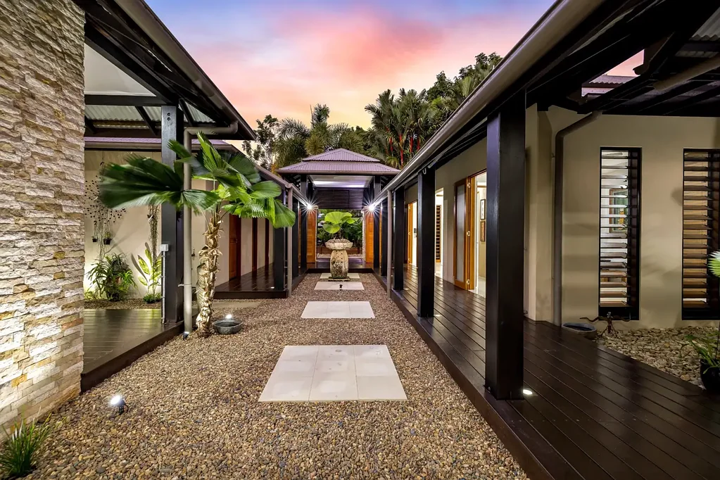 Brinsmead 3침실 Inspired Tropical Living