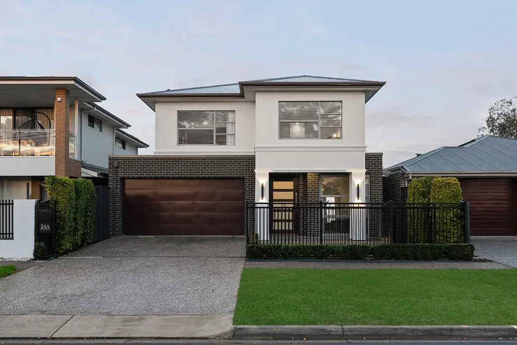 Greenacres 4房  Dual-Level Designer Living For The Distinguished, Entertaining Family