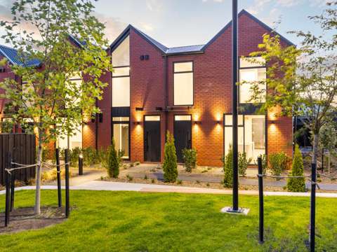 Merivale 2房  View now - Amazing Value!