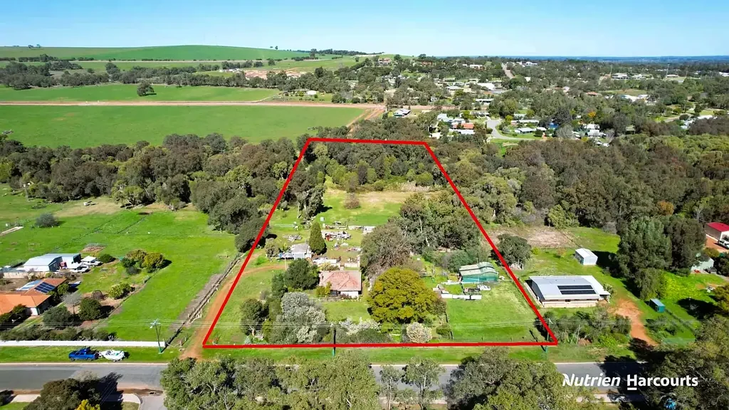 Gingin 3房  UNDER OFFER/ SOLD- call us for more listings coming soon.