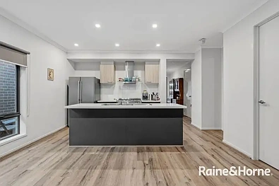 28 Sloane Drive, Clyde North, VIC 3978, 4 slaapkamers, 2 badkamers, House