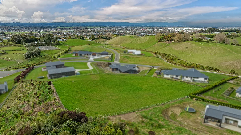 Feilding First in, First Served