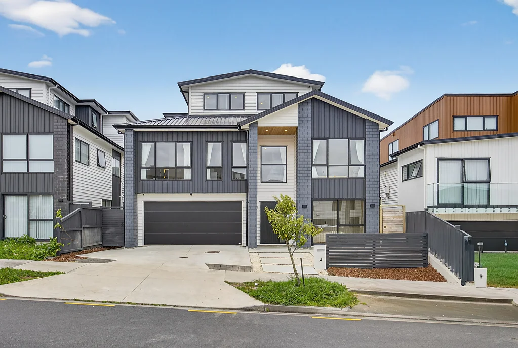 Flat Bush 8 Slaapkamer Spacious Family Living with Dual Kitchens