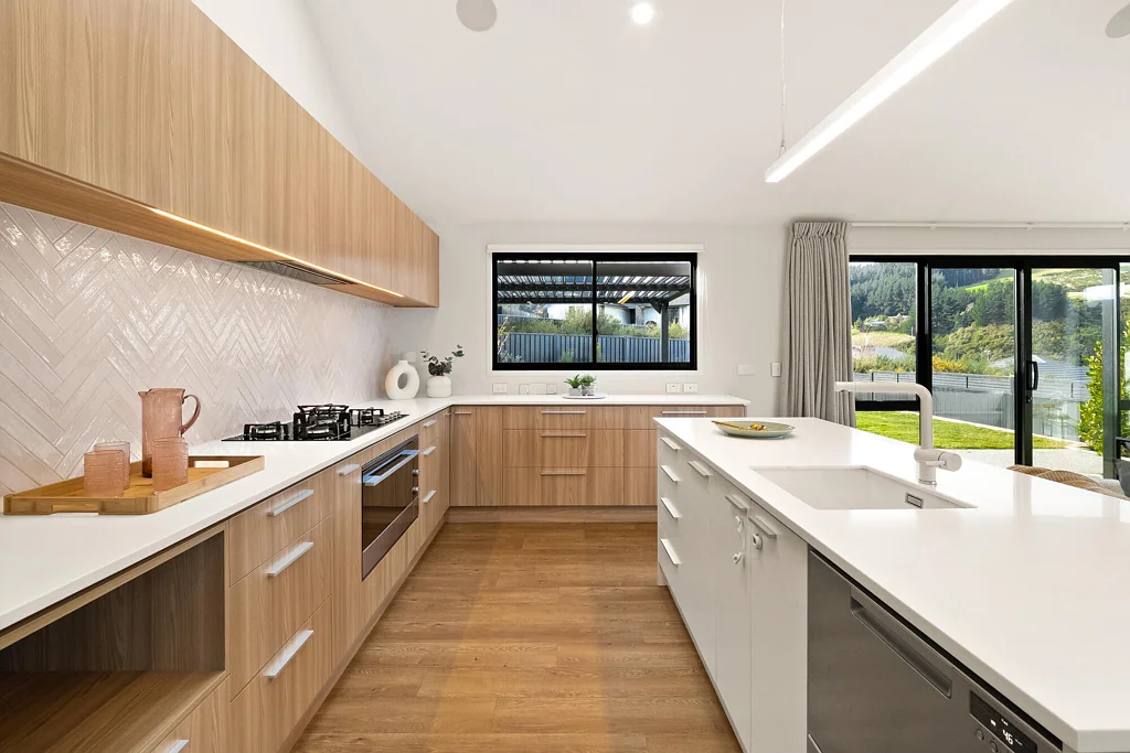 Sawyers Bay 4ਬੈੱਡਰੂਮ Near New, Stylish Living - not yet under offer