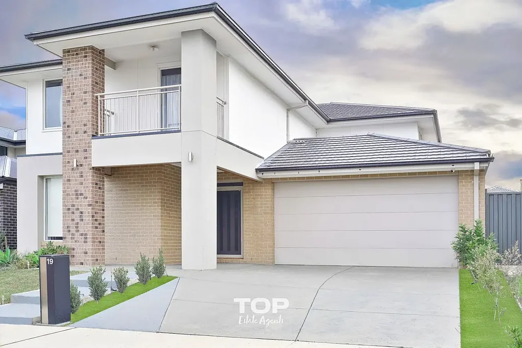 Double-storey home with two ensuites!!