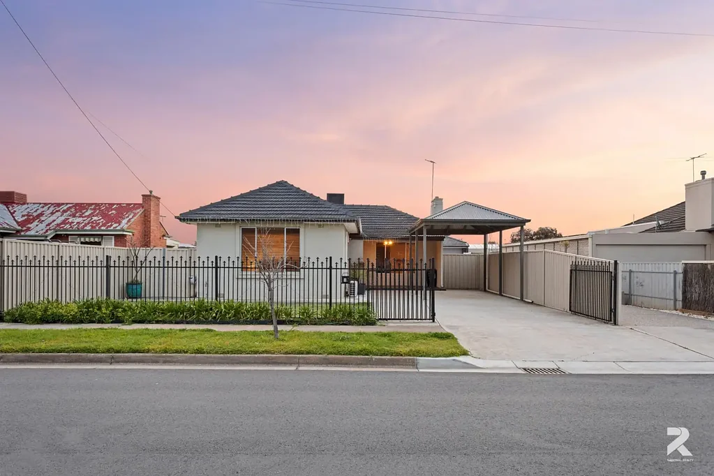 Woodville West 3房  A Welcoming and Wonderful Abode Awaits In Woodville West!