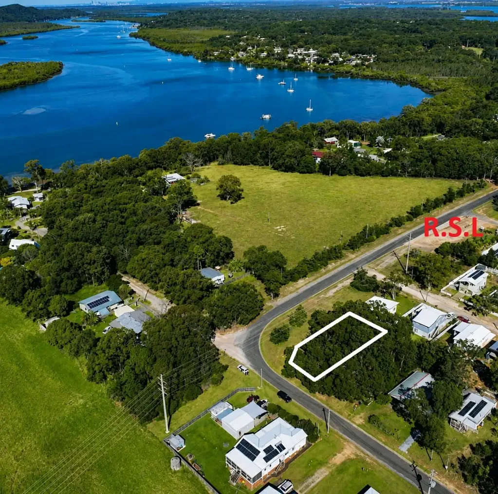 Russell Island NORTH END CORNER BLOCK WITH EXTRA PRIVACY - SOUGHT AFTER LOCATION!