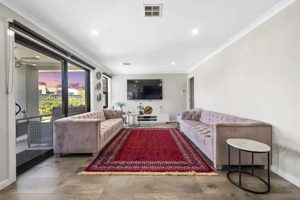 Wright 4ਬੈੱਡਰੂਮ Refined Living in the Heart of the Molonglo Valley