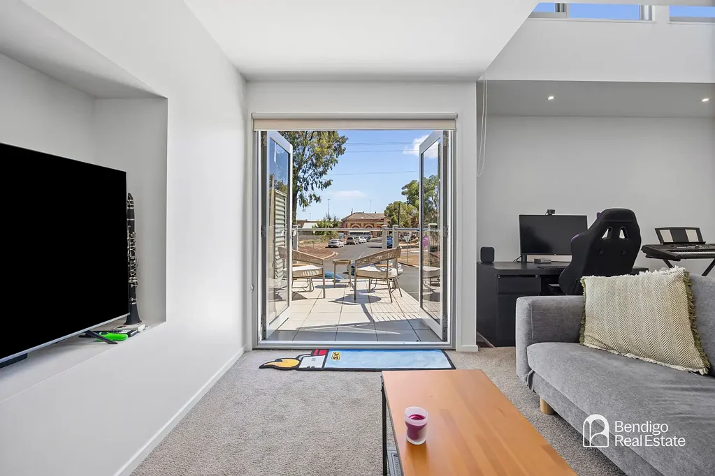 15 Gladstone Street, Quarry Hill, VIC 3550