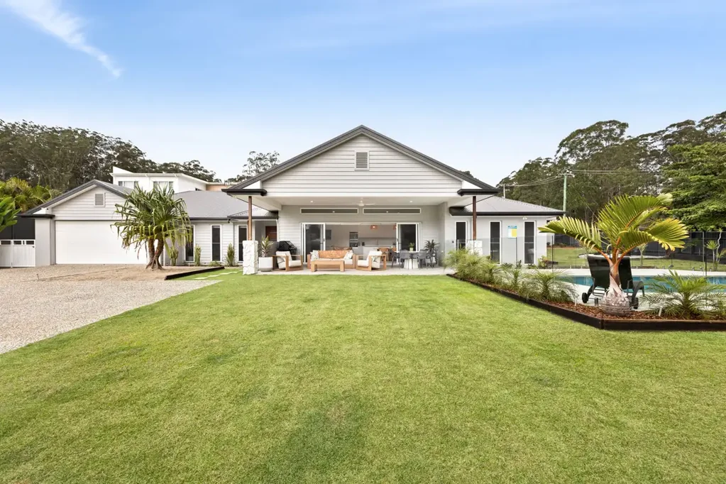 Palmwoods 4房  Custom-Designed Luxury Family Home with Rare Privacy