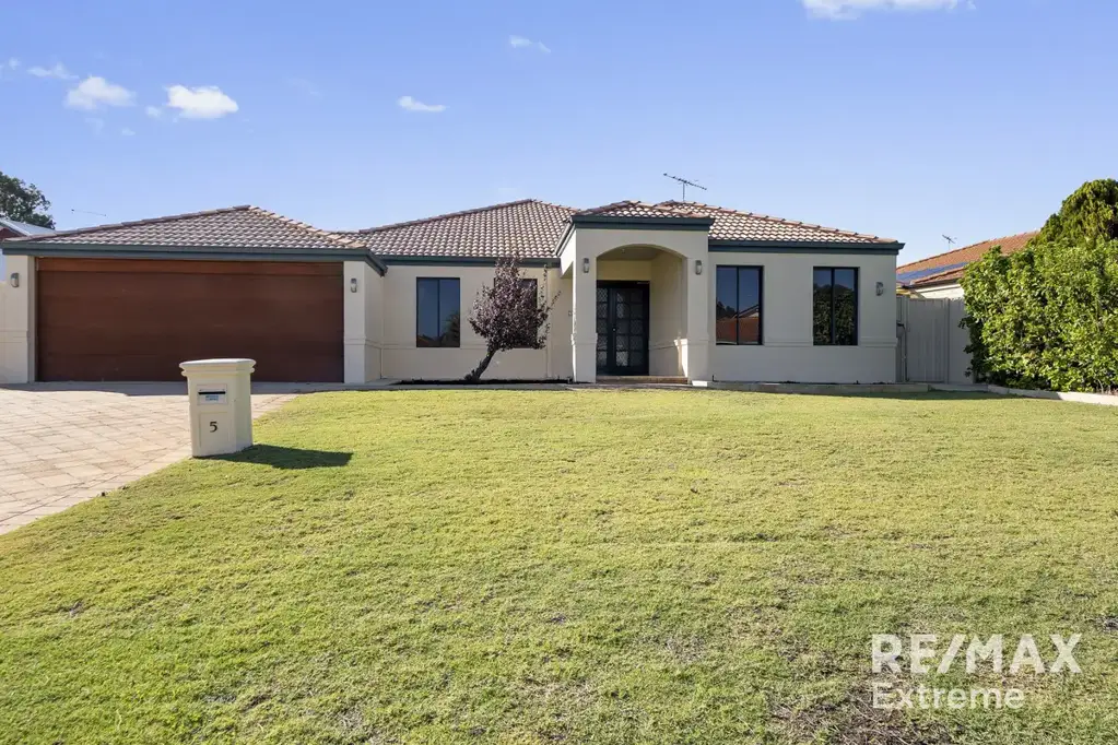 5 Clarafield Meander, Tapping, WA 6065