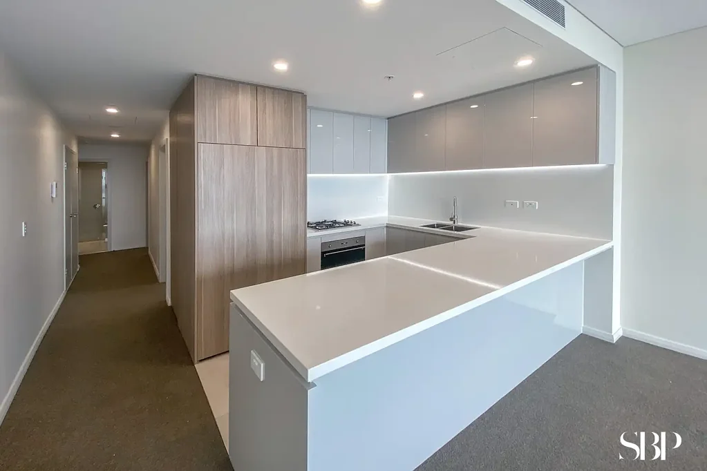 LUXURIOUS 2 BEDROOM APARTMENT AVAILABLE!