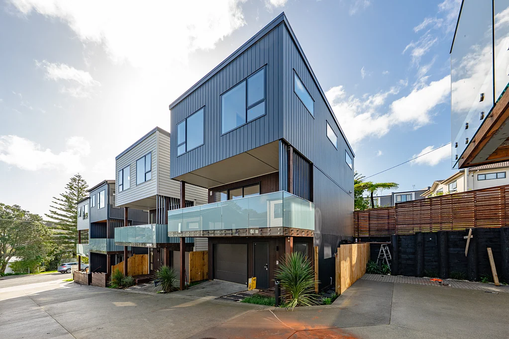 Forrest Hill 4Kwarto Standalone Luxury in Dual Westlake Zone