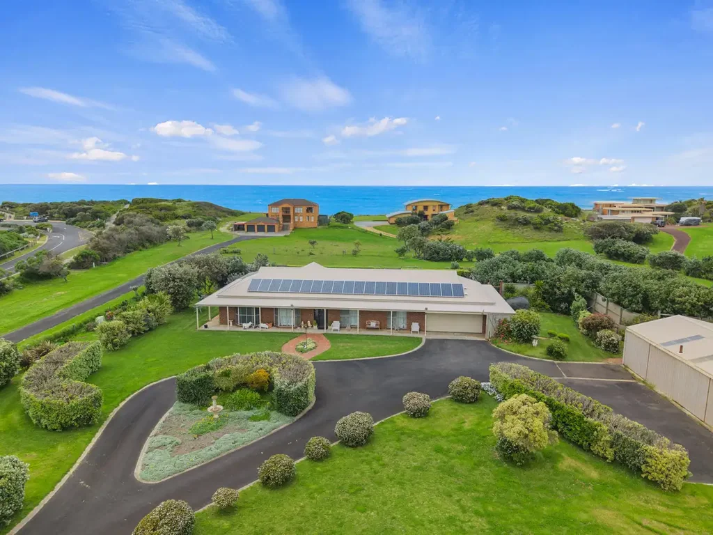 Warrnambool 3ਬੈੱਡਰੂਮ BEACHSIDE HOME IN TOWN ON 1.5 ACRES!