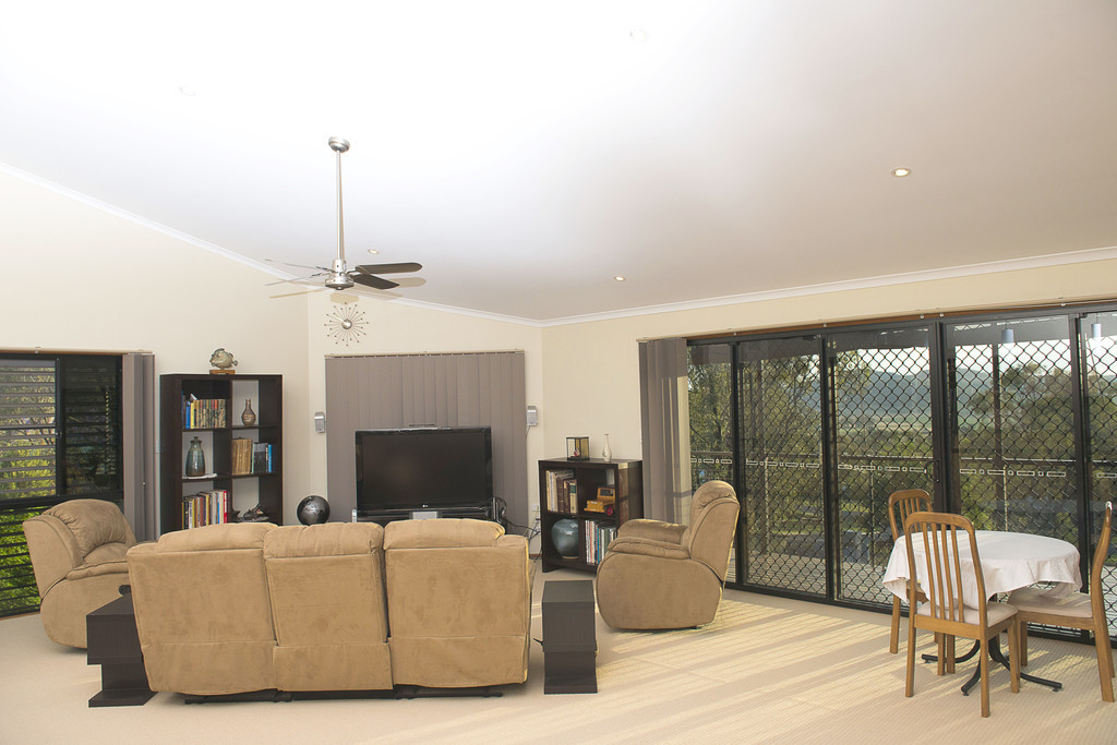 55 VALLEY VIEW DR, MERINGANDAN WEST QLD 4352, 0 Bedrooms, 0 Bathrooms, House