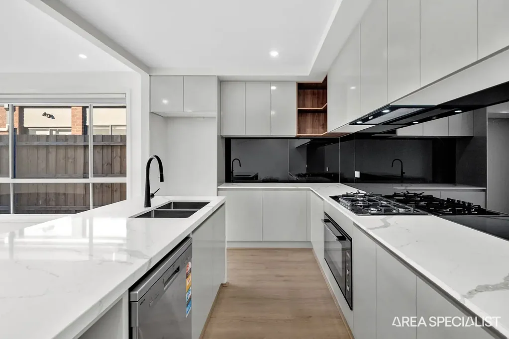 Deanside 4Kwarto THE BRIEF: BRAND NEW FAMILY HOME/ CUSTOM BUILT