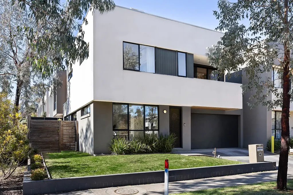 Coburg North 3 Bedroom Vogue style with picturesque park views