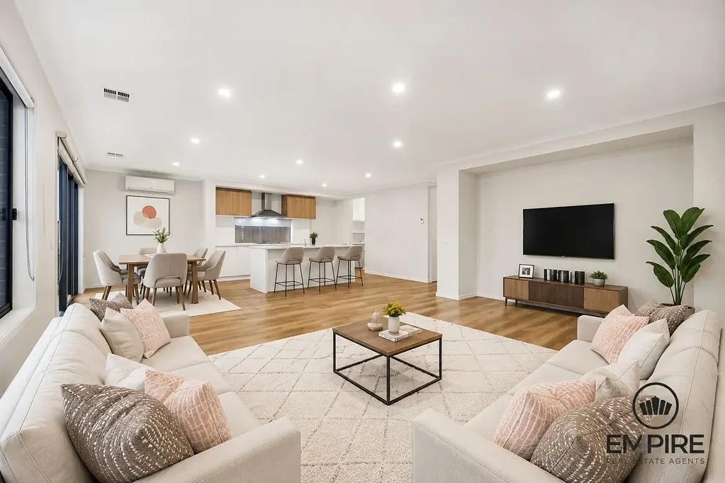 Clyde North 4 Slaapkamer Deluxe Family Entertainer in Prime Location!