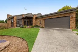 8 Michael Court, Berwick