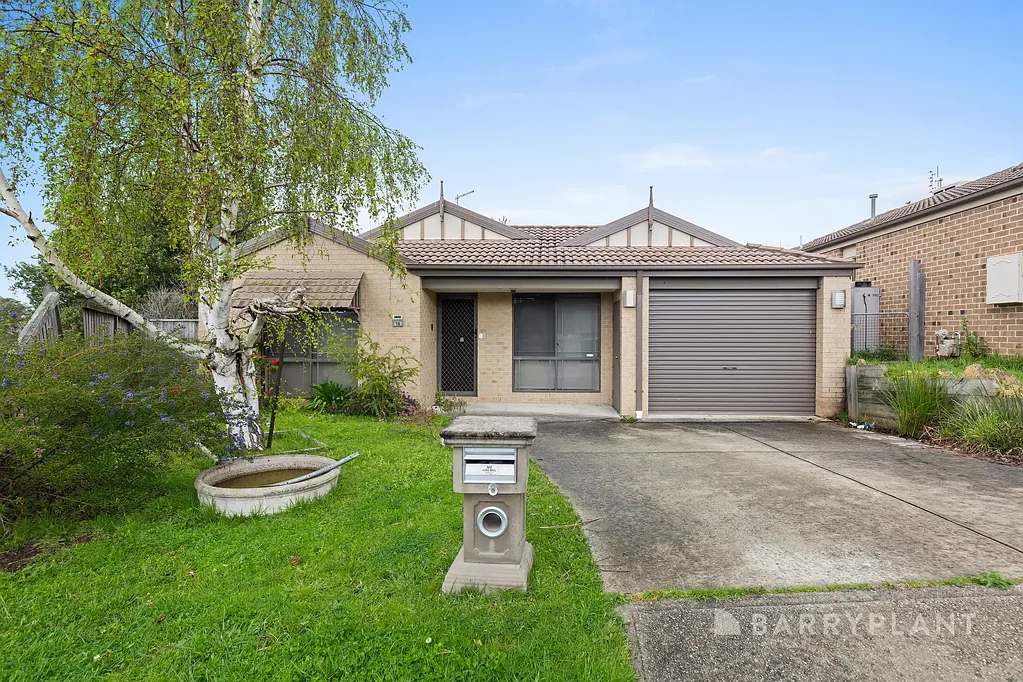 Comfortable Family Living in Pakenham Locatio