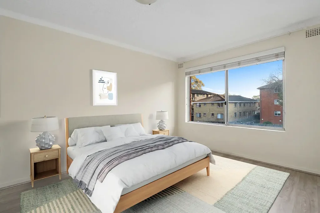 West Ryde 2Zimmer Superb home or investment