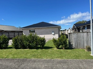 Near New J2 Home - Waihi East