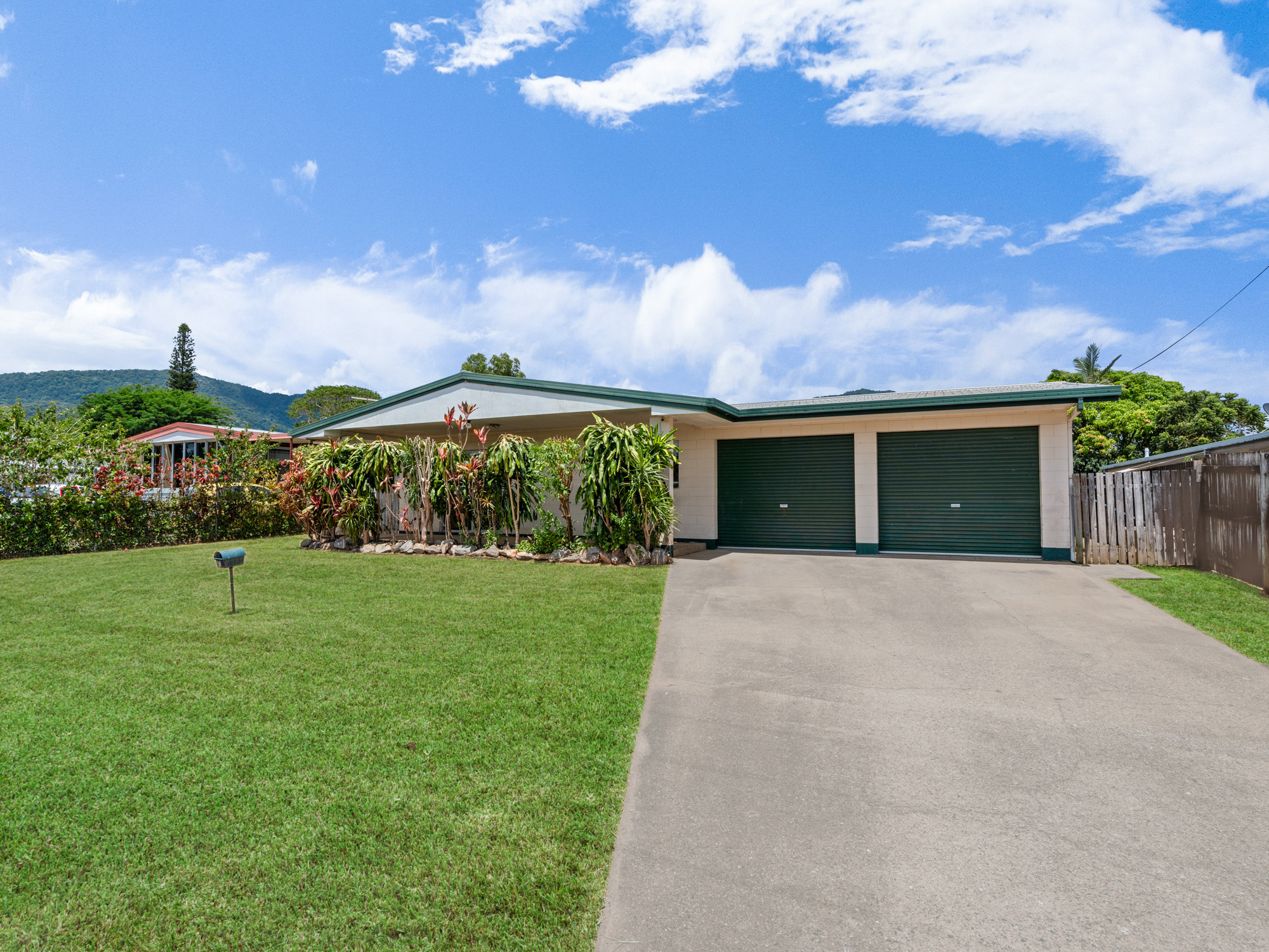 8 ALMA ST, WOREE QLD 4868, 0房, 0浴, House