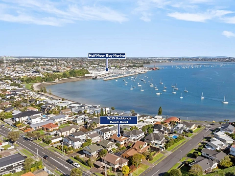 Bucklands Beach 3房 38年来首次亮相市场！150㎡双层住宅，双海湾+学区+交通完善！ Unlock The Potential