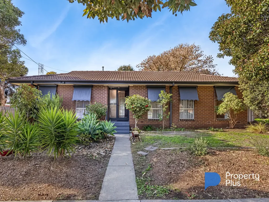 "Updated Comfort in a Convenient Long Gully Location"