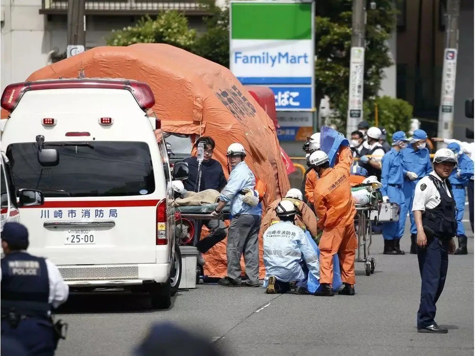 美国总统还在!日本惊传持刀砍人事件!已2死19伤,多数为儿童……