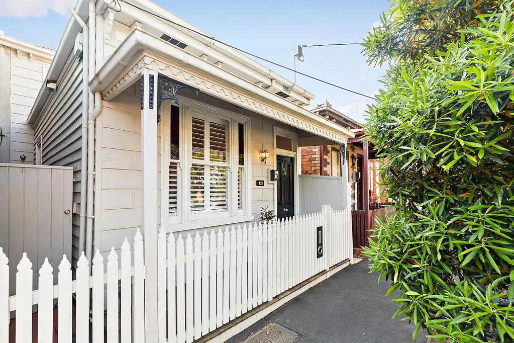 Renovated, light filled, lifestyle location