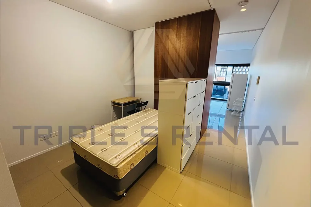 Clean Fully furnished studio for lease! Bills included !