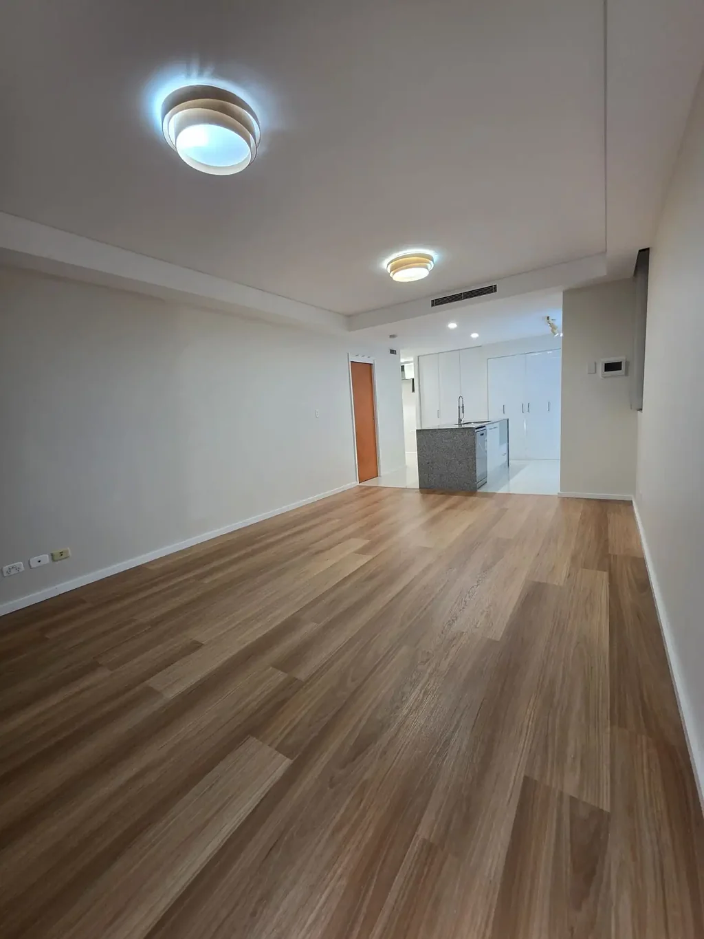 South Brisbane 1Kwarto By Negotiation Genuine 1 Bed 1 Bath 1 Car [LARGE 80 m2]