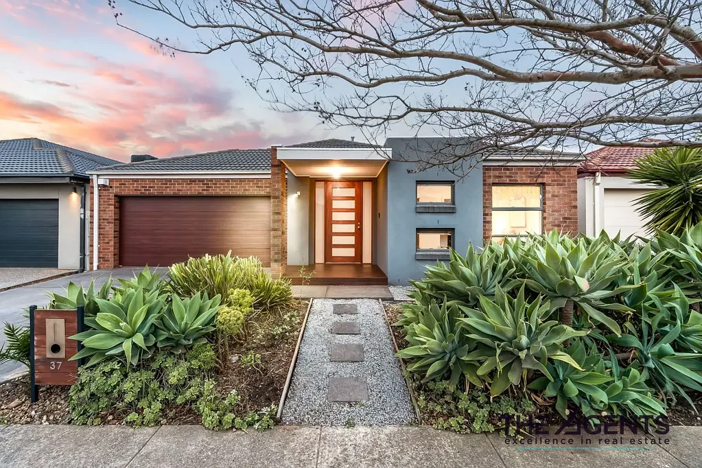 37 Tropic Circuit, Point Cook, VIC 3030