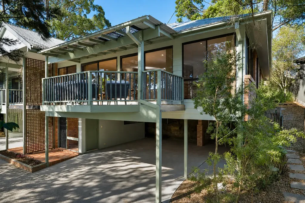Hornsby Heights 4બેડરૂમ Spacious Living with Beautiful Leafy Outlooks