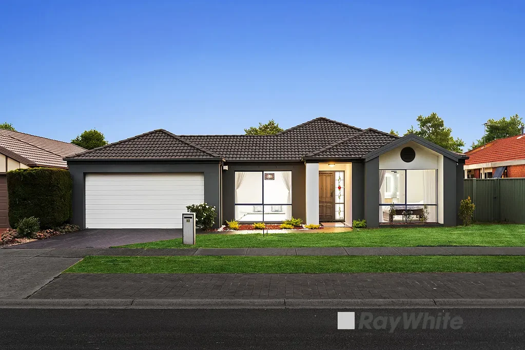 17 Hunt Club Boulevard, Cranbourne East, VIC 3977