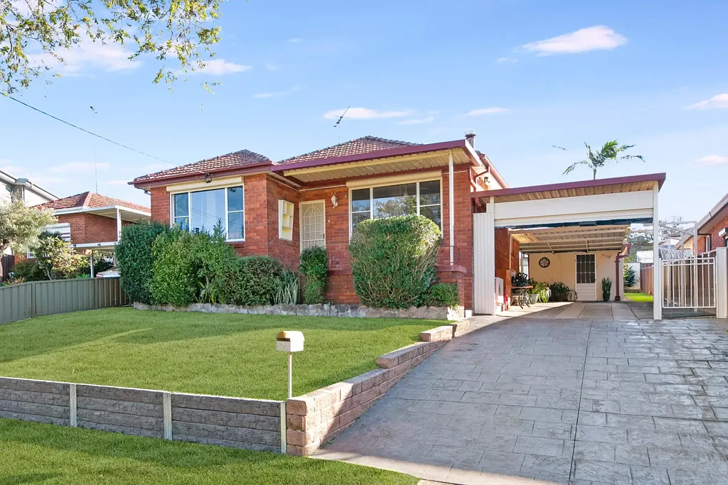 Birrong 3房 蓝筹地段，未来潜力无限 Blue-Chip Location with Outstanding Future Potential