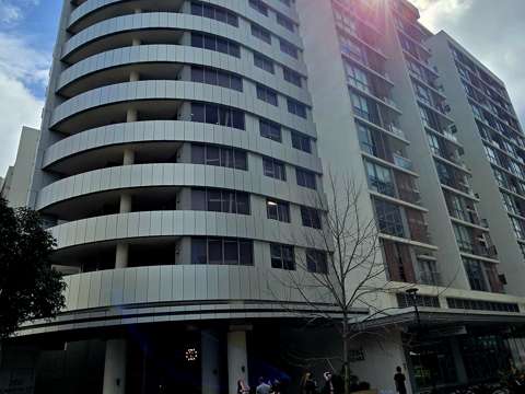 Mascot 2 Bedroom 2 beds plus study in heart of mascot w/2car space