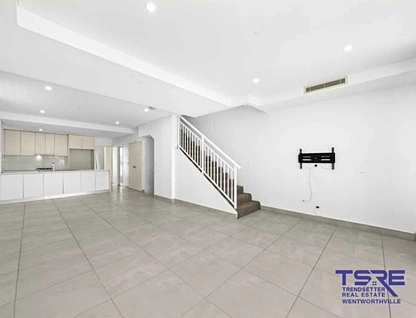 32 Watkin Tench Parade, Pemulwuy, Parramatta (Northwest suburbs), 5 침실, 2 욕실, House