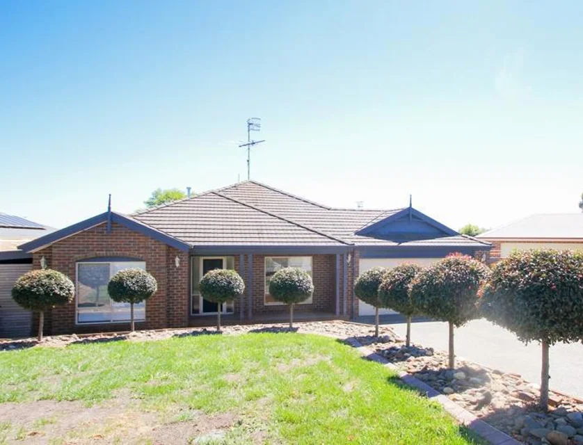 94 Cottage Crescent, Kilmore, Wangaratta, 4部屋, 2バスルーム, House