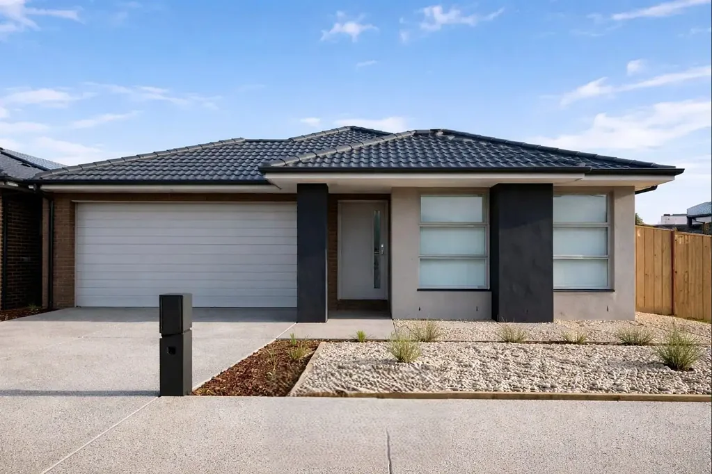 For Lease – Modern Family Living at 20 Eshal Crescent, Wyndham Vale