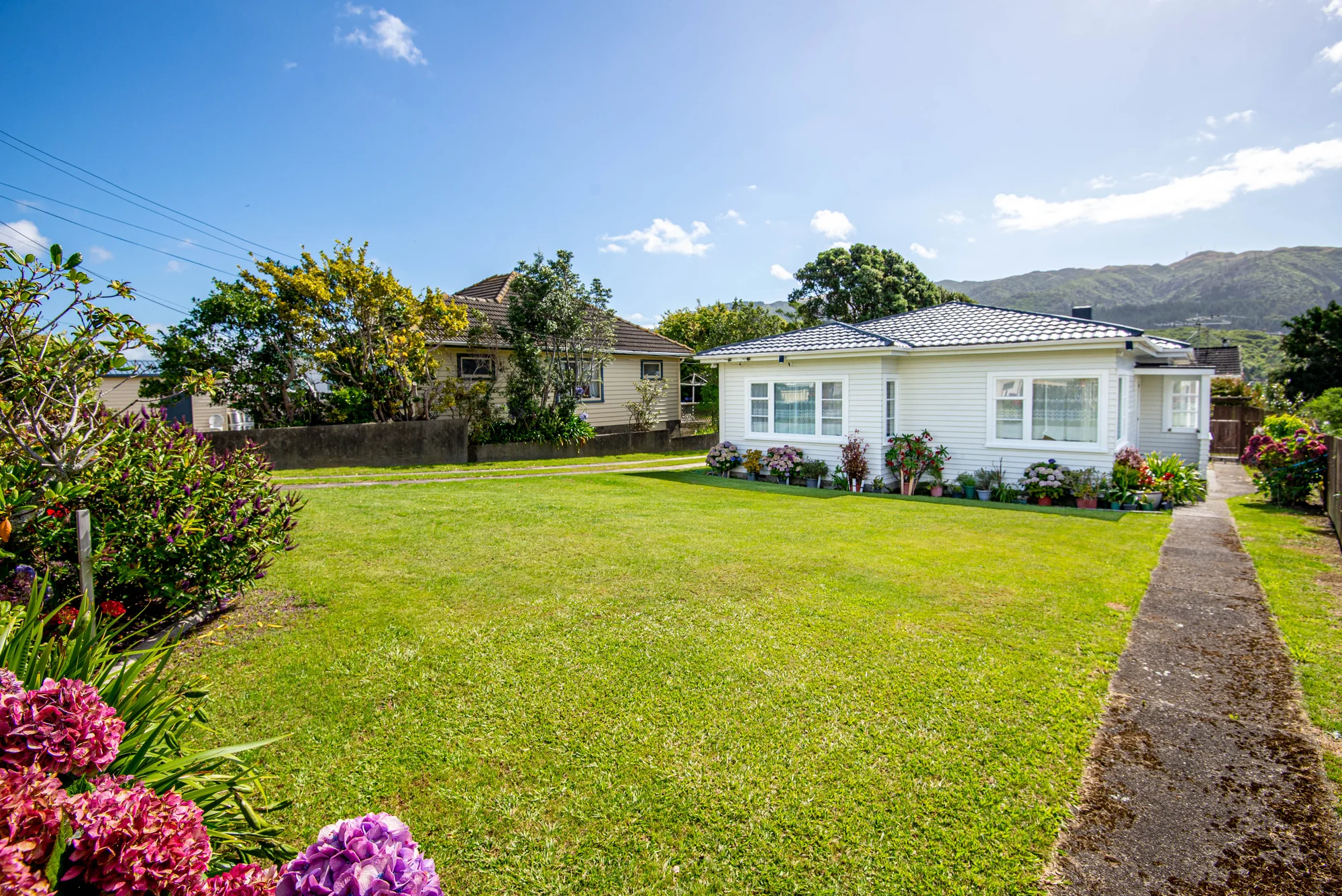 Tawa 3Kwarto Sunny, Well-Presented Property in Tawa/Linden