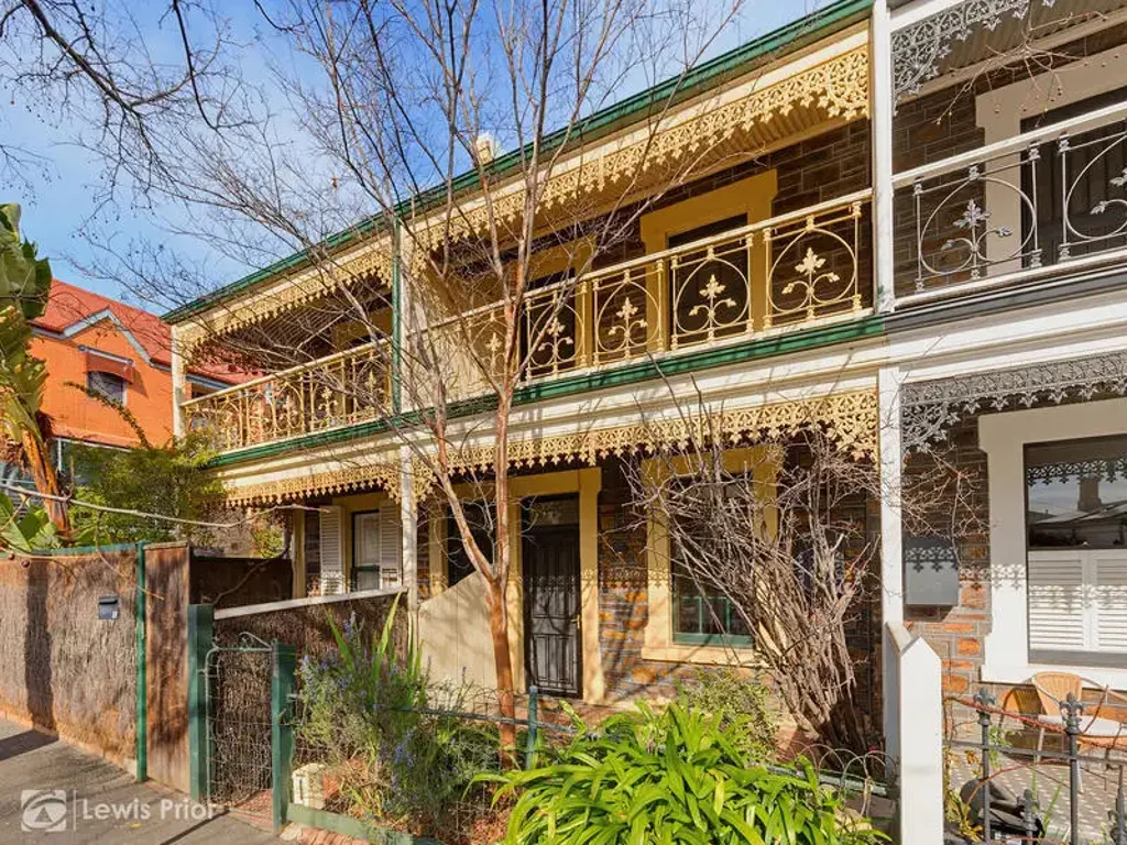 Charming Character Terrace in the Heart of the City