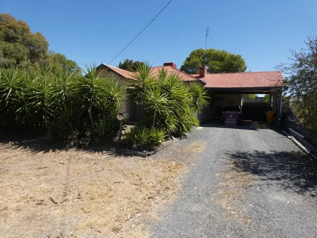 Warracknabeal 3房  COMFORTABLE FAMILY HOME