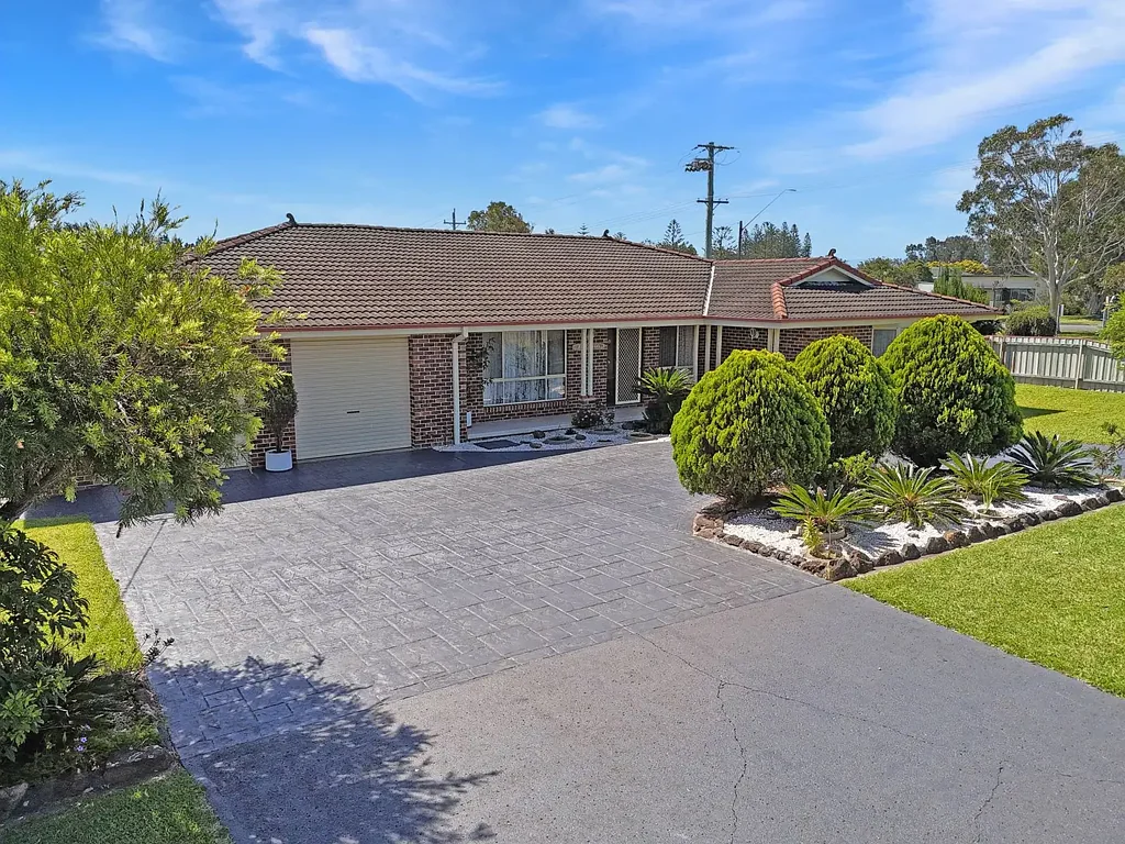 Culburra Beach 4 Bedroom FAMILY HOME WITH AN APPROVED GRANNY FLAT….