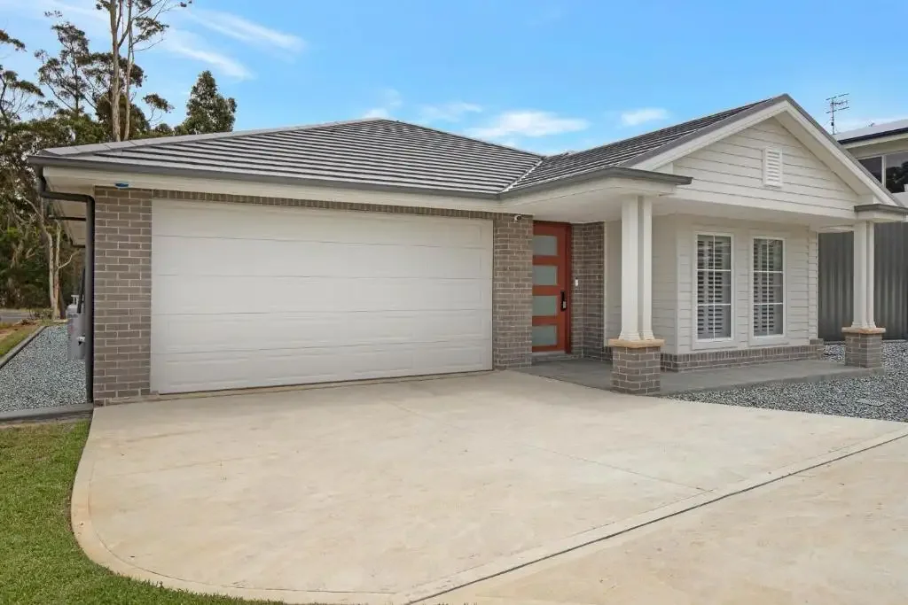 Sunshine Bay 4房  Modern Family Living with Investment Appeal