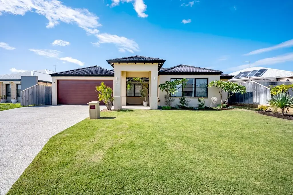 Halls Head 4房  Coastal living in sought after Seascapes.