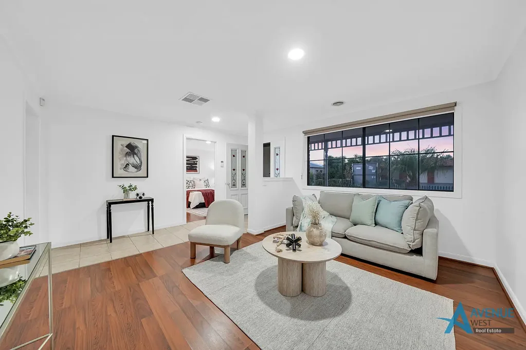 Tarneit 4બેડરૂમ Freshly Updated – Move in Ready - Walk to Shopping, School and Station!
